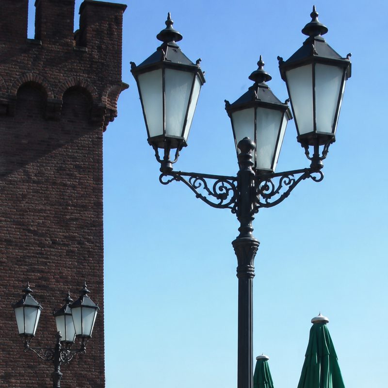Three-flame post light on the harbor terrace, Cologne