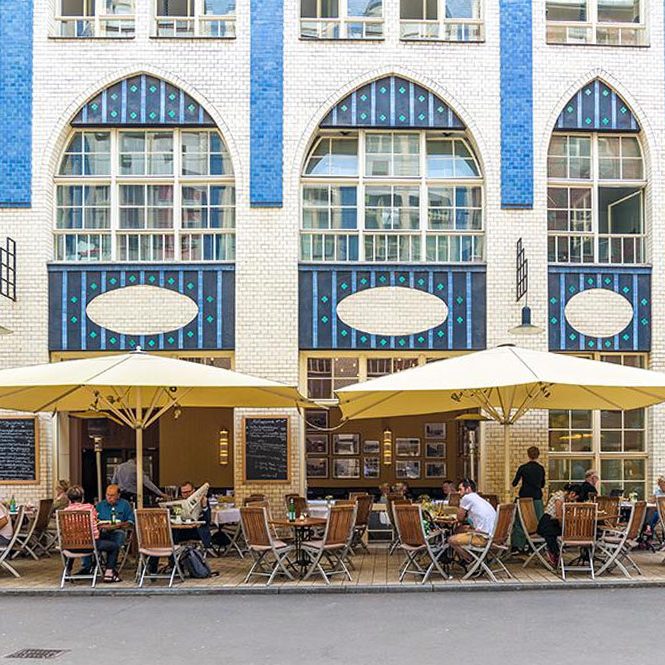 Fa&ccedil;ade of the Hackescher Hof, Berlin